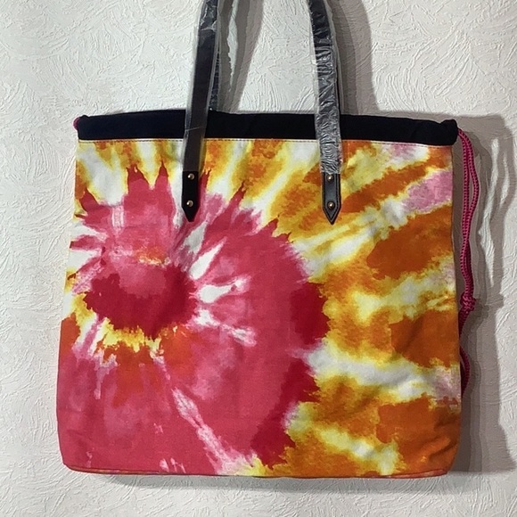 Victoria’s Secret NEW - canvas tote in dye print - drawstring - inside lined - Picture 6 of 10
